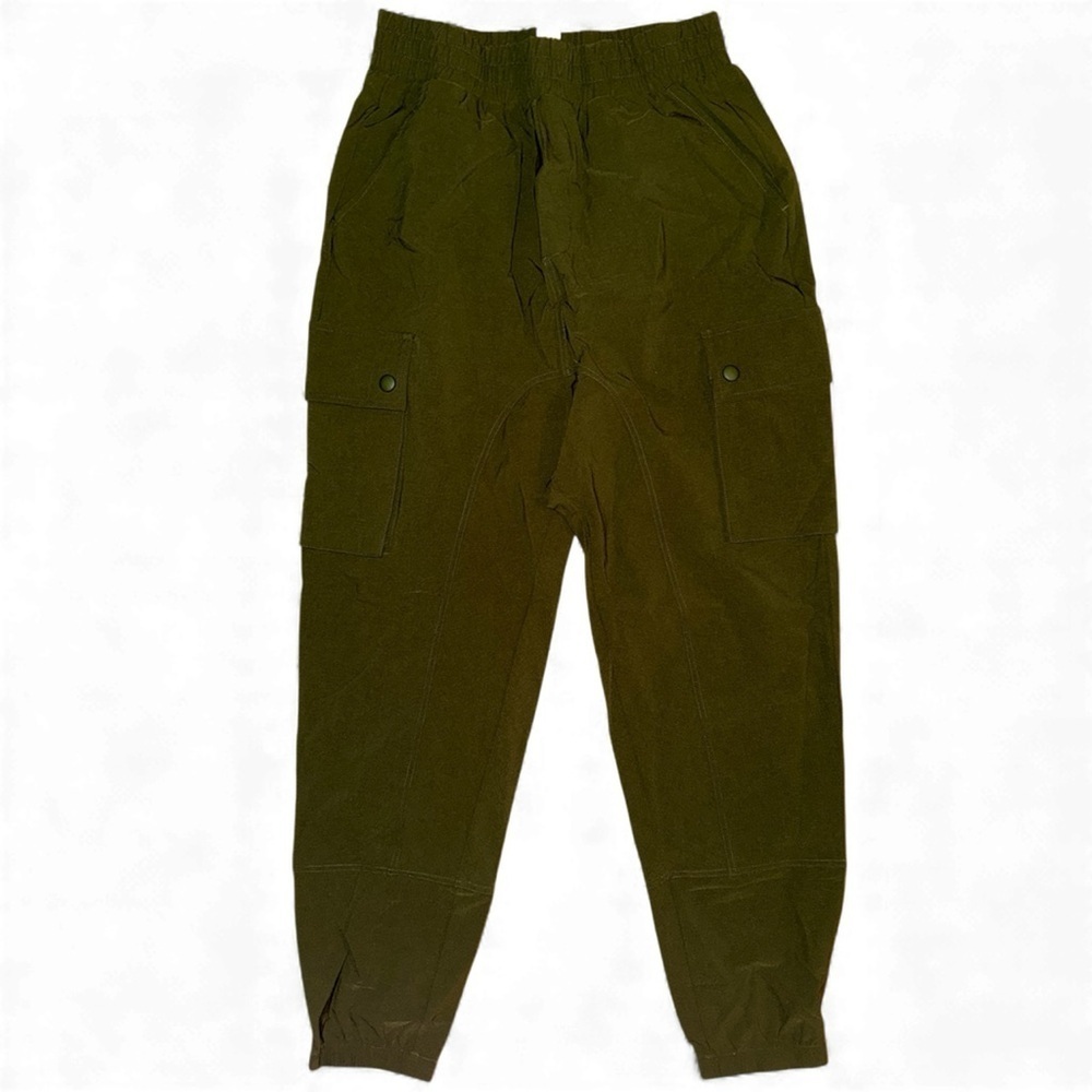 Halara cargo joggers with multiple pockets XS